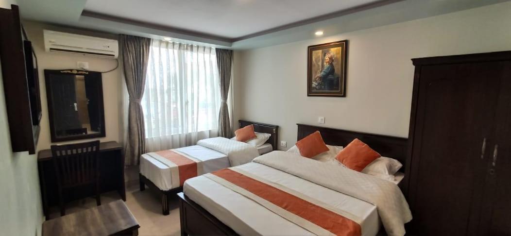 Hotel Pipal Tree กาฐมาณฑุ ภายนอก รูปภาพ